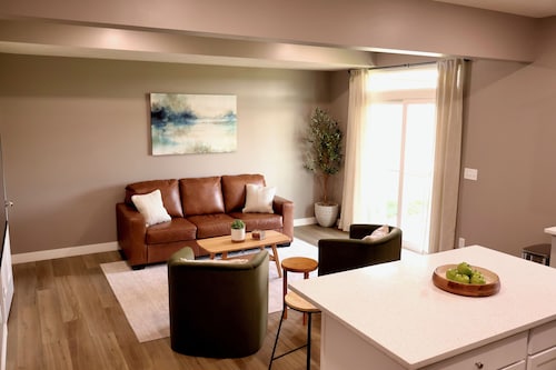 Lucky Lady: New 2BR, 2.5BA condo overlooking Fonner Park & casino!