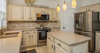 Dream Home on the Green- Highland Creek