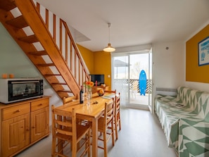 Dining - Duplex Apartment in Carcans Near Beach (Carcans)