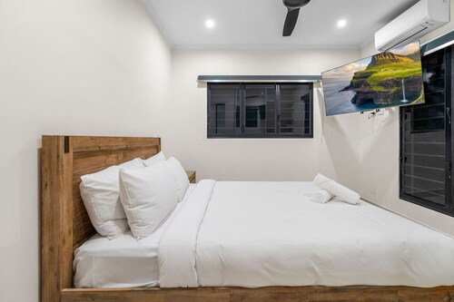 ZenLux Mermaid Sunsets: Beachfront Fishing Retreat