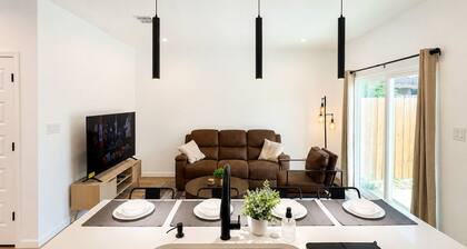 Modern 3BR Retreat Near River Walk, Minutes from Downtown San Antonio