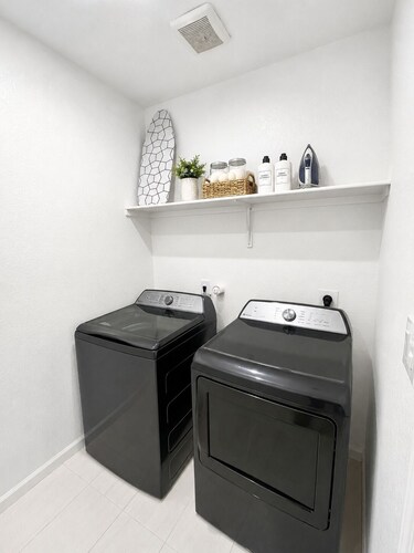 Modern 3BR Retreat Near River Walk, Minutes from Downtown San Antonio