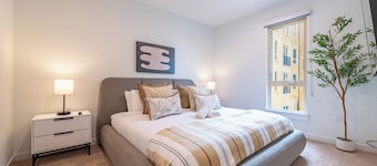 Bright King 1B1B｜Pool & Spa｜Smart 4K TVs