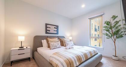 Bright King 1B1B|Pool & Spa|Smart 4K TVs