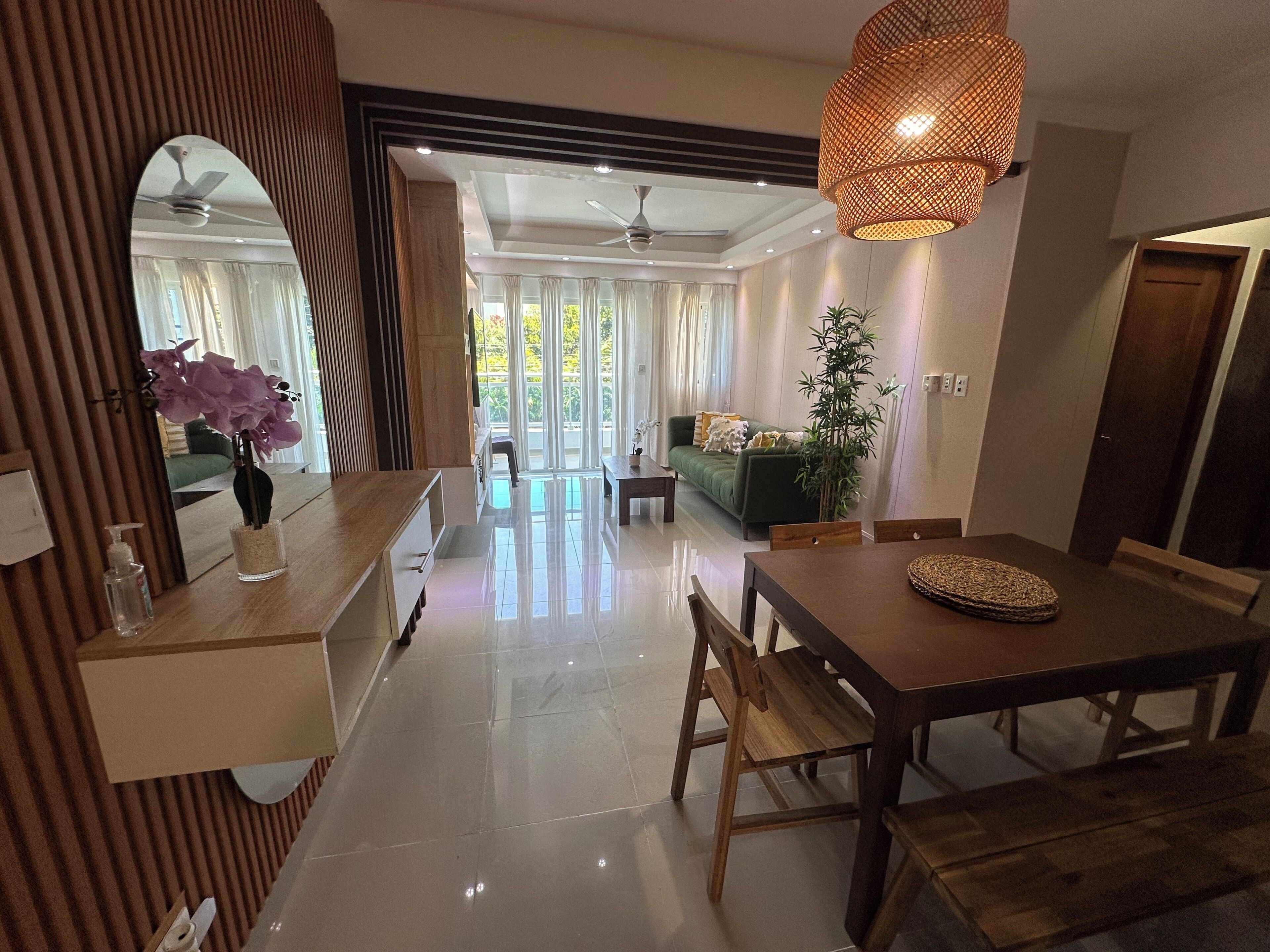 Comfort Apartment, Air conditioning, City View | Dining