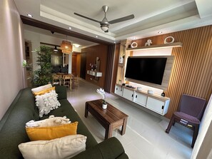 Apartament Comfort, aire condicionat, vistes a la ciutat | Sala d'estar