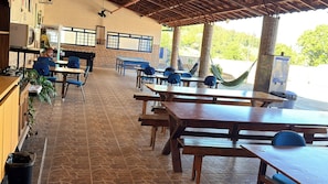 Outdoor dining - Family Suite with breakfast and leisure facilities in Amparo, SP (Amparo)