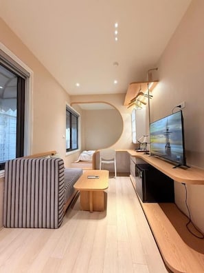 Doppelzimmer, Terrasse, Stadtblick | Zimmersafe, Schreibtisch, laptopgeeigneter Arbeitsplatz