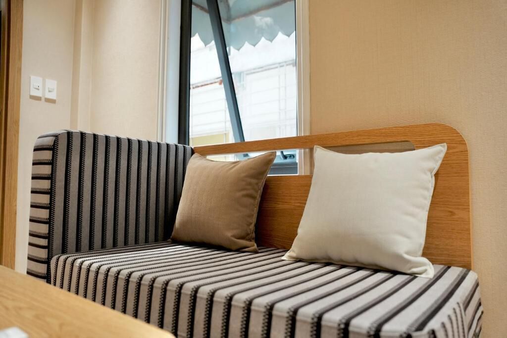 Habitación doble, patio, vistas a la ciudad | Interior