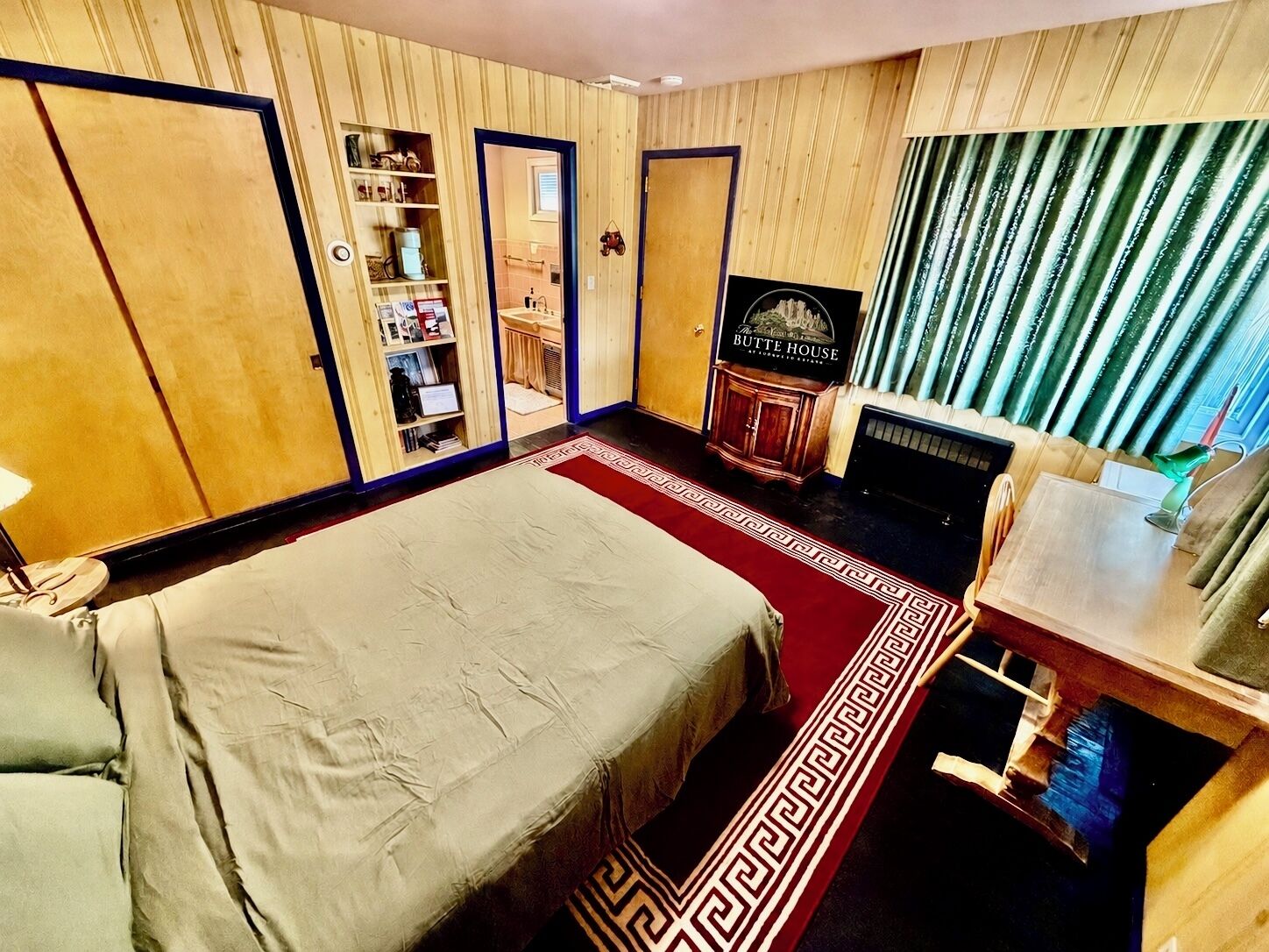 Suite, Garden View | Meja, ruang kerja komputer riba, Wi-fi percuma 