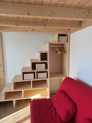 Living area - Studio apartment near the beach, the harbor, and all shops (Talmont-Saint-Hilaire)