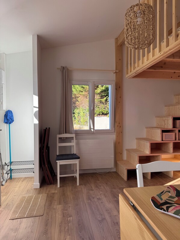 Interior - Studio apartment near the beach, the harbor, and all shops (Talmont-Saint-Hilaire)