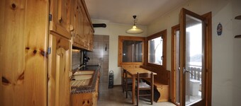 P&P Home - Large 3-Bedroom Apartment Near the Slopes of Bormio and Livigno with a View of the Alps