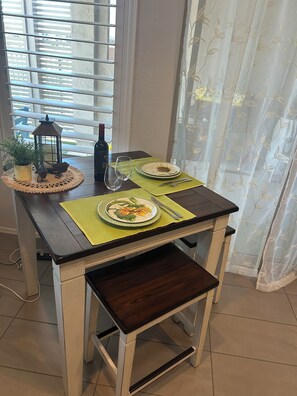 Dining - Furnished Stay in Buckeye, AZ Sun City Festival – Copper Canyon Golf Community (Buckeye)