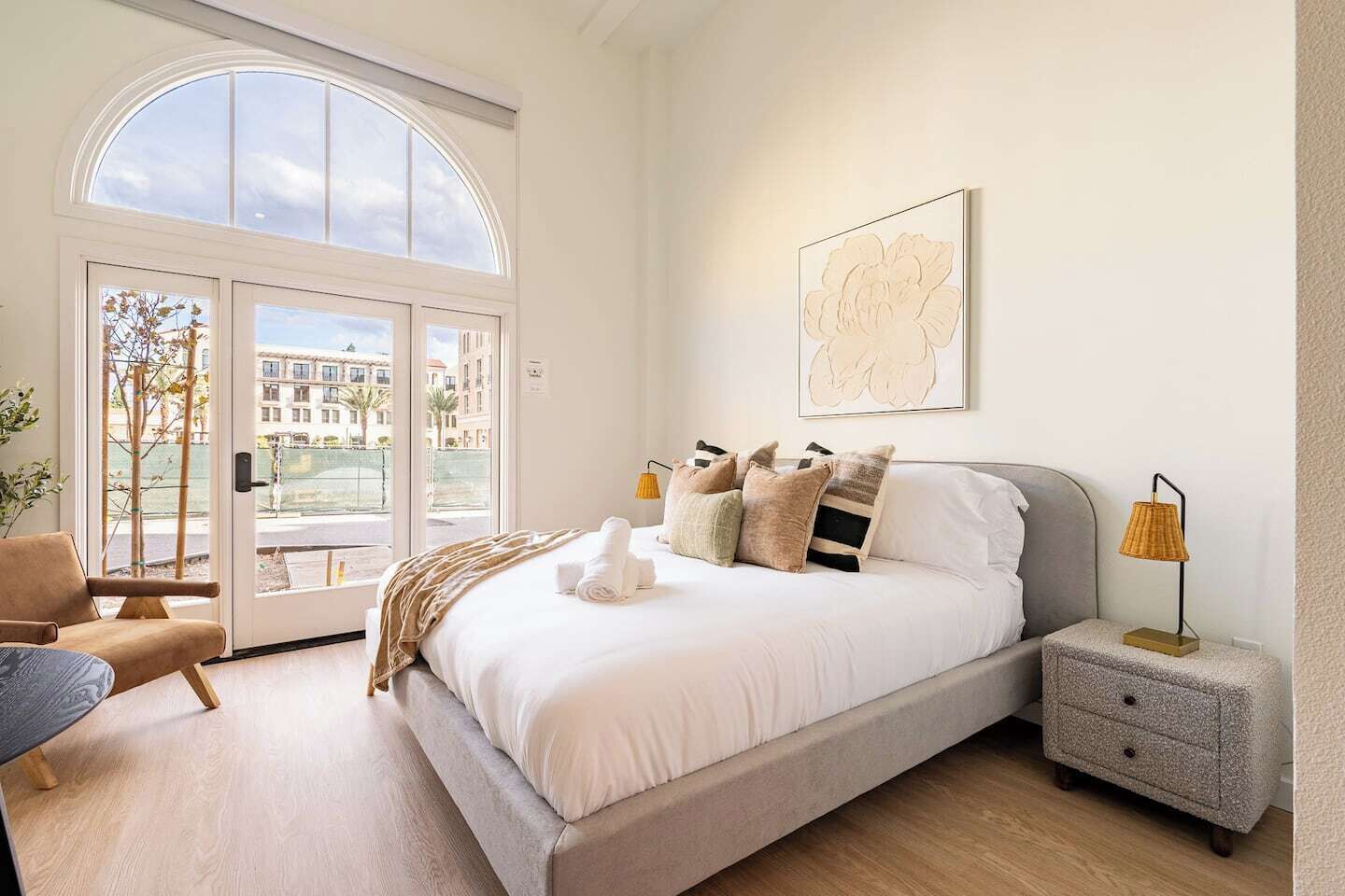 Iron/ironing board, WiFi (free), bed sheets