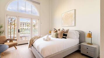 Iron/ironing board, WiFi (free), bed sheets