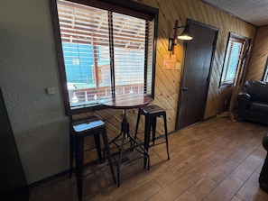 Interior - Little Fanny Cabin in Red River (Red River)