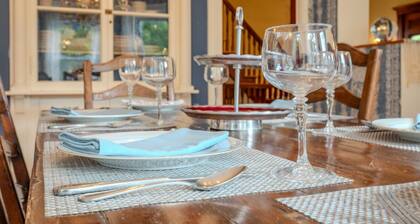 Friendship House: in the Heart of Historic Salem