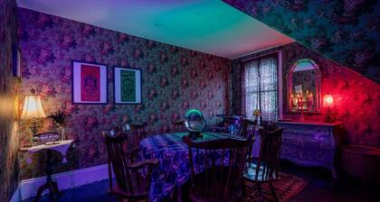 Friendship House: in the Heart of Historic Salem