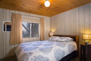 Room - Beautiful Sunnyside Tahoe Vacation Home with Lake Views (Tahoe City)
