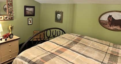 Farmhouse in Windsor. A scenic countryside escape.