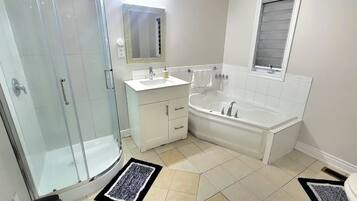Apartment | Badezimmer | Handtücher