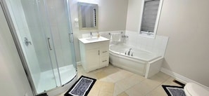 Apartment | Badezimmer | Handtücher