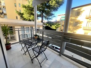 Outdoor dining - DolcevitaFirenze • Wi-Fi, TV, 15 min from City Centre (Firenze)
