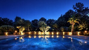 Pool - Romantic Suite for 2 People • Private Jacuzzi • Exclusive Pool • Provence (Trans-en-Provence)