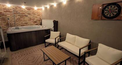Bountiful Haven, sleeps 10, Hot Tub, near SLC, 3 bedrooms