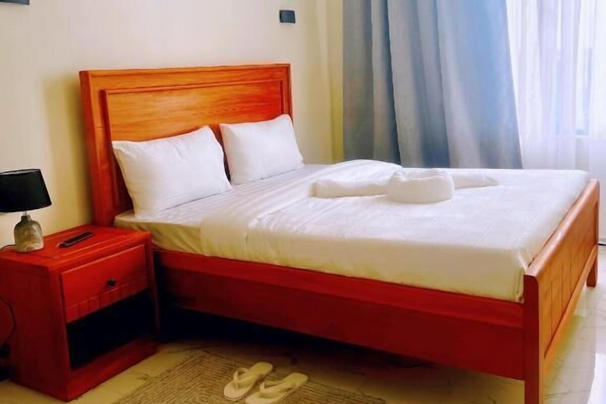 WiFi (free), bed sheets