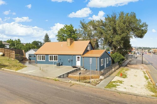 Custer Central Cottage