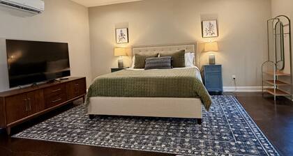 Guest House at Cow Creek-Private Pool & Mtn Sunset Views, Close to Harding