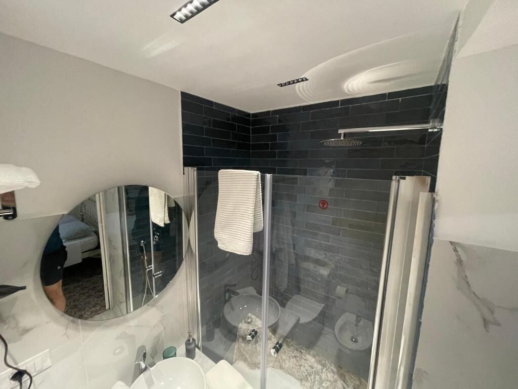 Standard-Doppelzimmer, Balkon, Gartenblick | Badezimmer