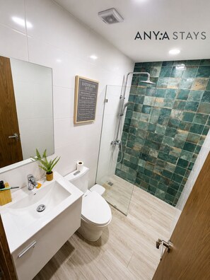 Comfort Condo, Balcony, Beach View | Bathroom - ANYA 6 Downtown Bayahíbe Retreat Pool  (Bayahíbe)