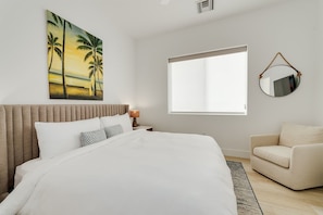 Unclassified image, 3 of 29, button - Chic Poolside Condo with Ocean Views (West Bay)