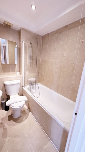 Bathroom - Chelsea Studio with Private Balcony | King Bed | Sleeps 2 (London)
