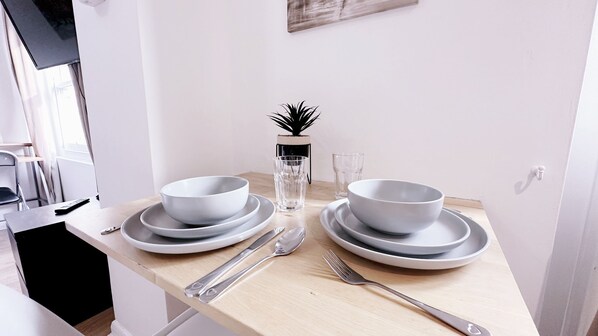 Interior - Chelsea Studio with Private Balcony | King Bed | Sleeps 2 (London)