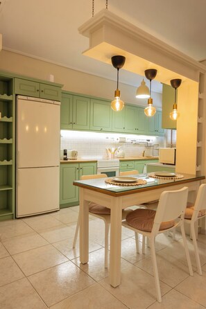Private kitchen - Semeli's House, 100m from Gribovo Beach with parking (Ναύπακτος)