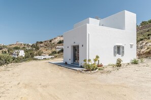 Unclassified image, 3 of 27, button - Villa Lagkadia with Sea view (Naxos)