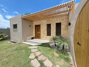 Exterior - Brand-New Luxury Villa · Private Pool · 5-Min Walk to Playa Cosón (Las Terrenas)