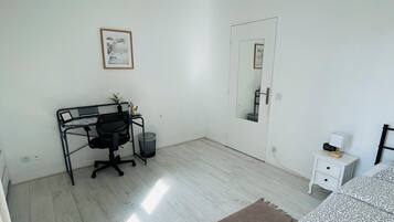 1 bedroom, desk, iron/ironing board, WiFi (free)