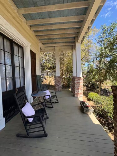 The Steamboat House, Captain's Quarters-Bed & Breakfast Style Experience