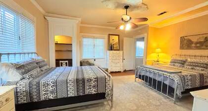 The Steamboat House, Captain's Quarters-Bed & Breakfast Style Experience