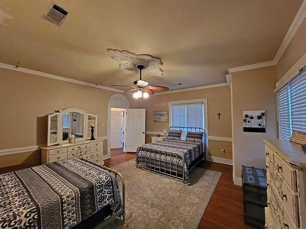 Room - The Steamboat House, Captain's Quarters-Bed & Breakfast Style Experience (Natchitoches)