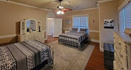 The Steamboat House, Captain's Quarters-Bed & Breakfast Style Experience