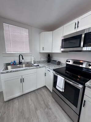 Private kitchen - Ask for discount 2/1 - Fenced yard - Pet Friendly (Lakeland)