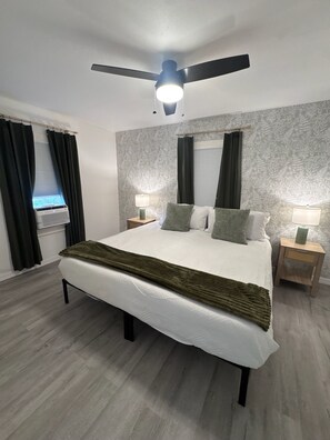 Iron/ironing board, WiFi, bed sheets - Ask for discount 2/1 - Fenced yard - Pet Friendly (Lakeland)