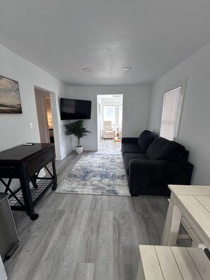 Living area - Ask for discount 2/1 - Fenced yard - Pet Friendly (Lakeland)