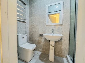Handtücher, Seife, Toilettenpapier